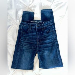 American Eagle Super High-Rise Jegging. Dark Wash. No Rips. Size 0 Short.